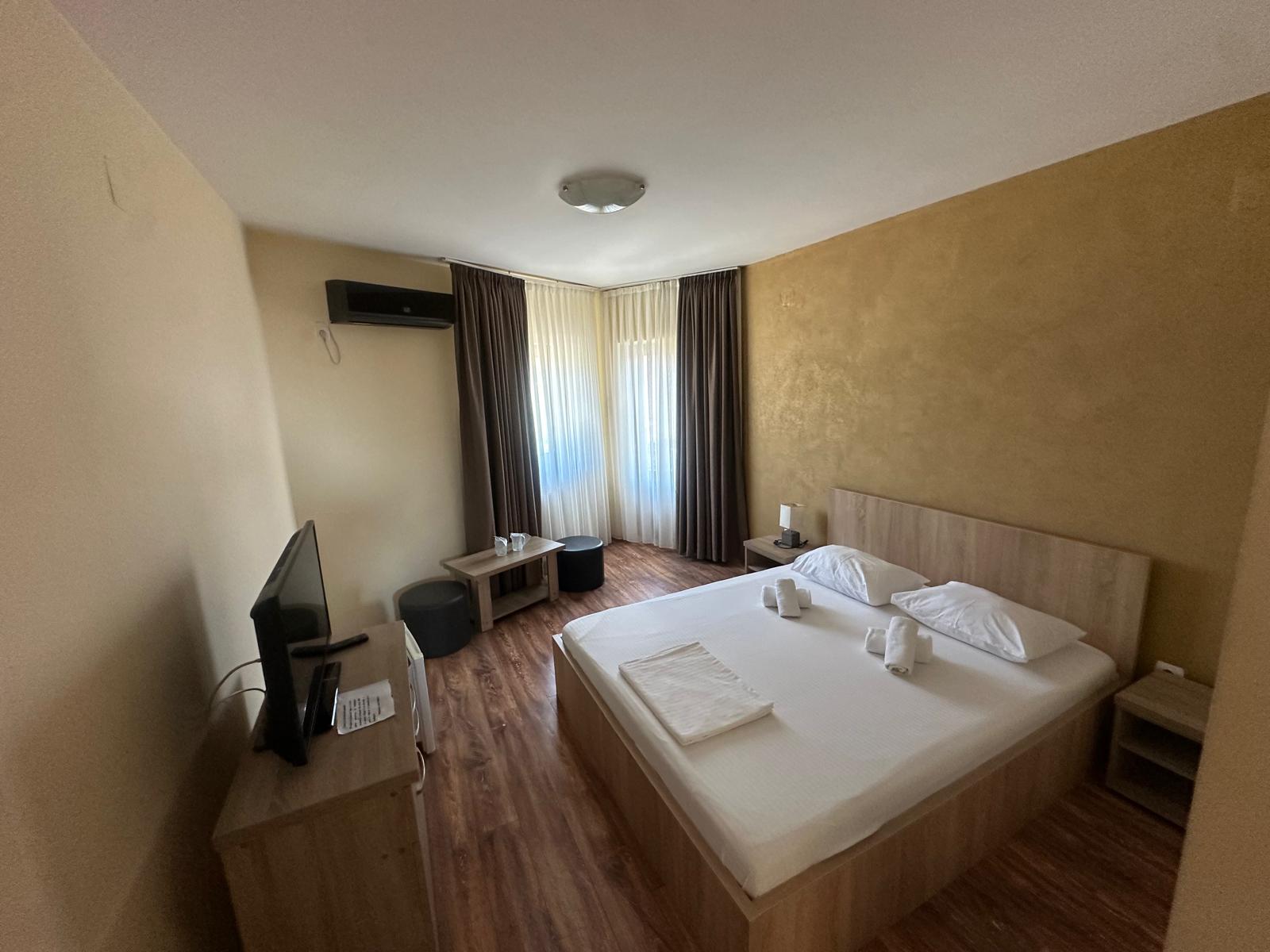 Cameră 2